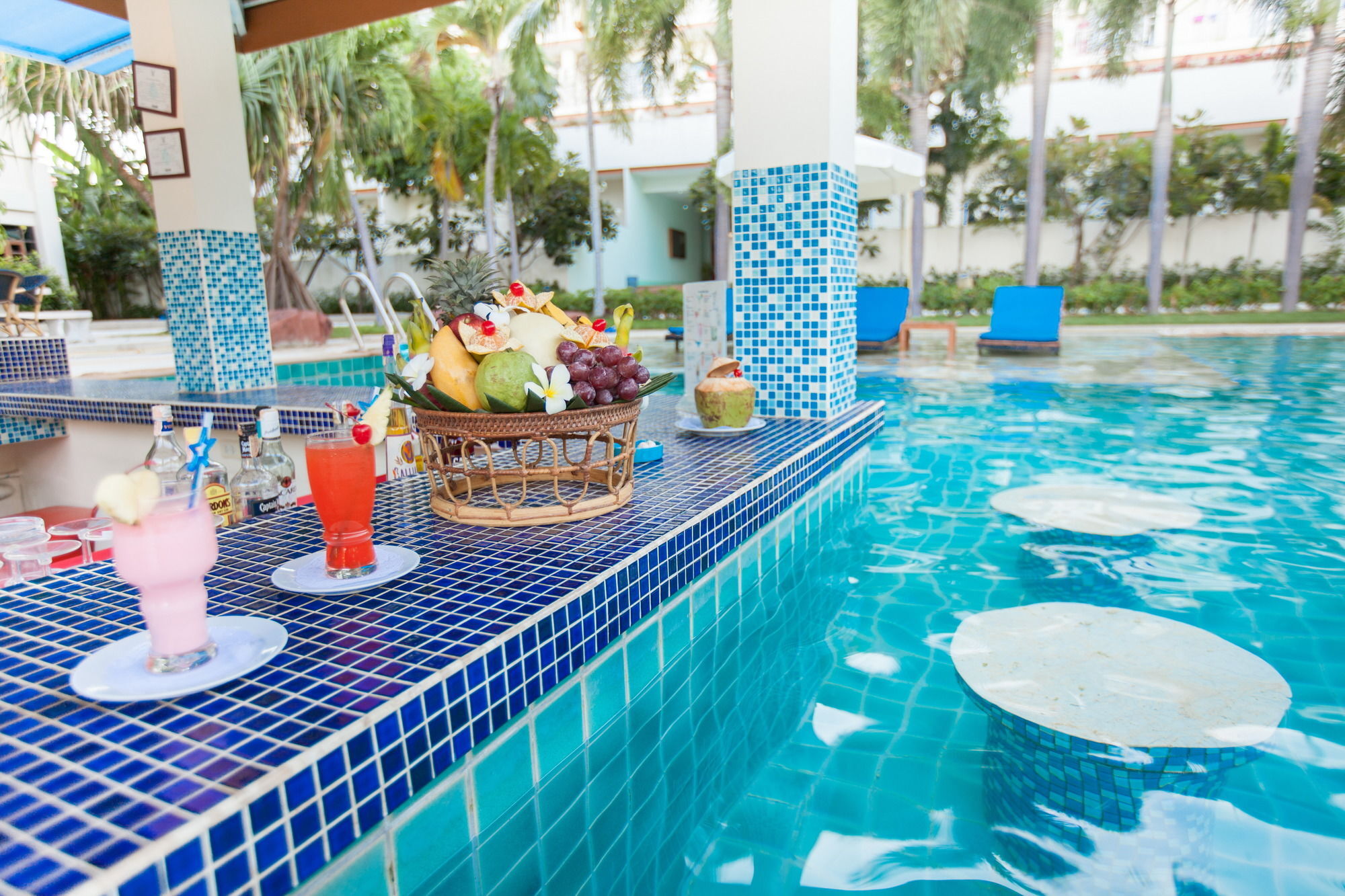 Chalong Beach Hotel Phuket Rawai Exterior photo